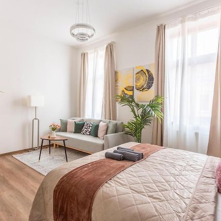 Explore Budapest From A Luxurious Cozy Apartment Buitenkant foto