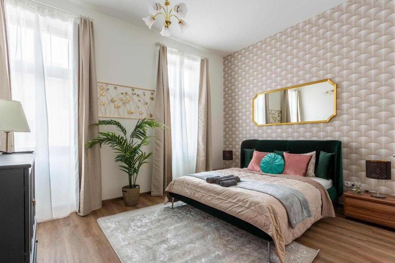 Explore Budapest From A Luxurious Cozy Apartment Buitenkant foto