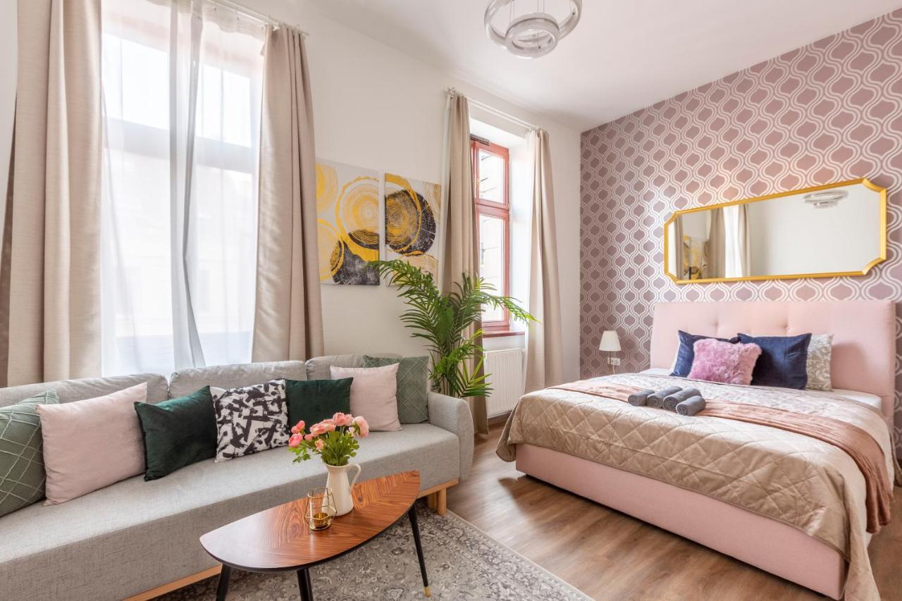 Explore Budapest From A Luxurious Cozy Apartment Buitenkant foto